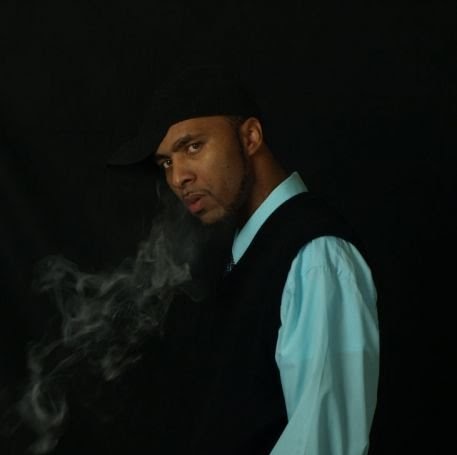 Andrew Neal Photo 30