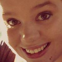 Chelsea Wells Photo 17