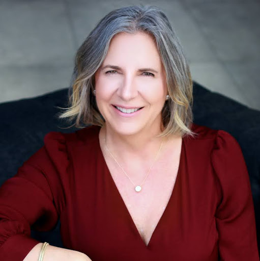Linda Lyons Photo 12