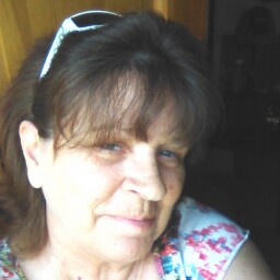 Charlotte Benson Photo 8