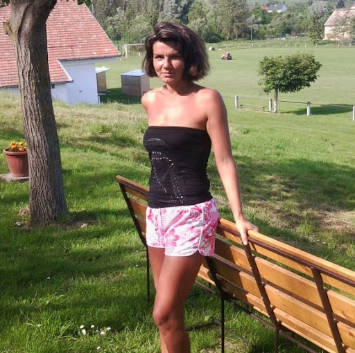 Andrea Hahn Photo 10