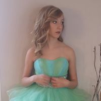 Rachel Rich Photo 35