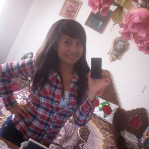 Yuri Carrillo Photo 14