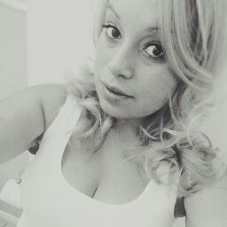 Marie Perez Photo 4
