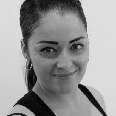 Alexandra Burns Photo 11