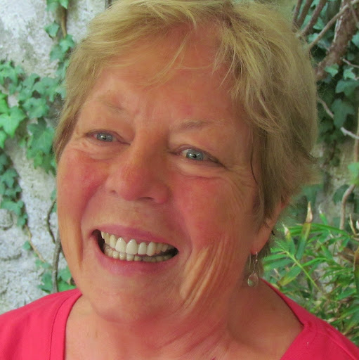 Elaine Russell Photo 24