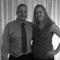 Julie Helton Photo 12