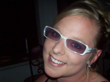 Jennifer Sanders Photo 24