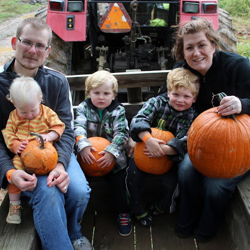 Stacy Toth Photo 27