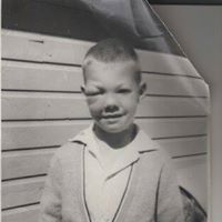 Dennis Lowe Photo 21