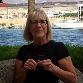 Karen Phillips Photo 17