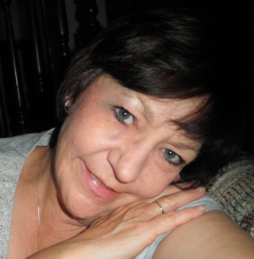 Susan Devries Photo 26