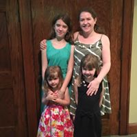 Elizabeth Johansen Photo 24