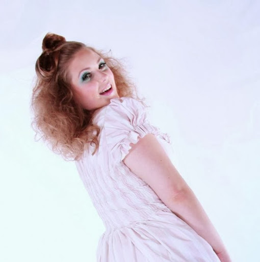 Rebecca Quinn Photo 33