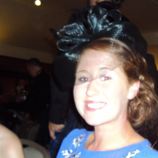 Ashley Robertson Photo 25
