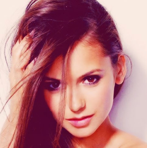 Ariana Bell Photo 4