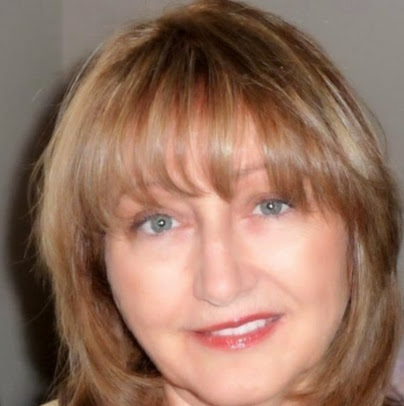 Elizabeth Holt Photo 25