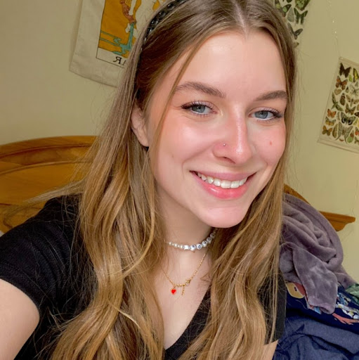 Annie Lucas Photo 35