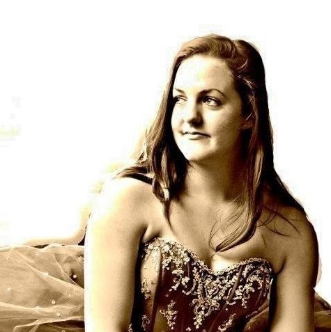 Ellen Cook Photo 13
