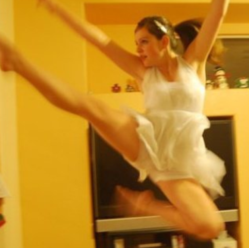 Ashley Beckett Photo 11
