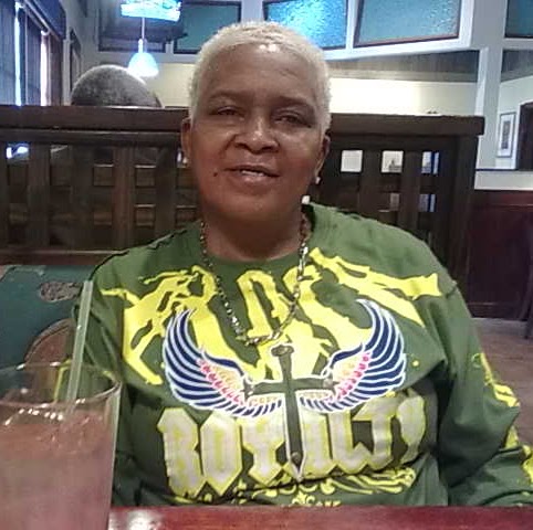 Angela Roach Photo 39