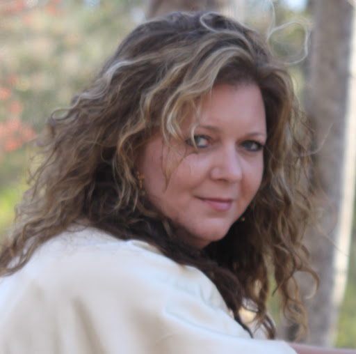 Laura Woodall Photo 15