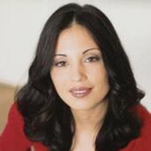 Arlene Flores Photo 14