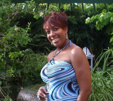 Michelle Burnett Photo 30
