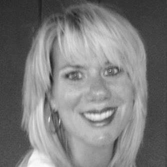 Amy Travis Photo 16