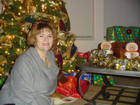 Cynthia James Photo 42