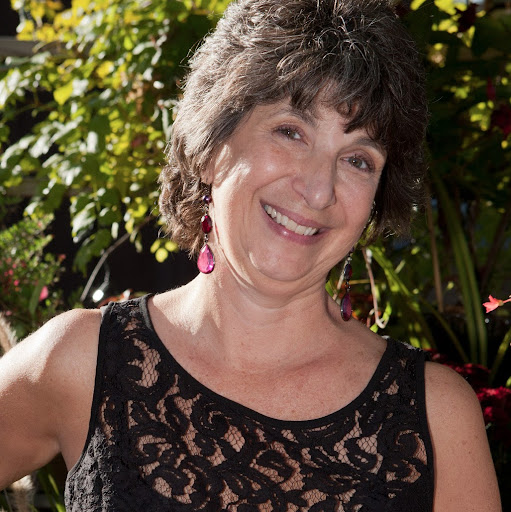 Lori Connor Photo 4