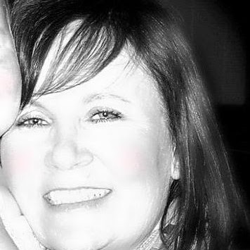 Suzanne Lindsey Photo 37