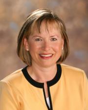 Elizabeth Perry Photo 2