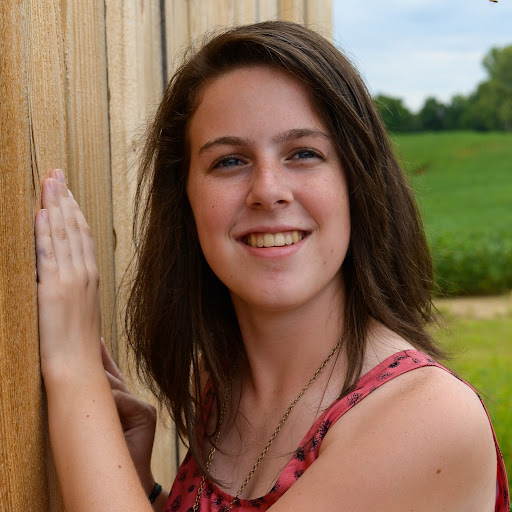 Emily Hartmann Photo 12