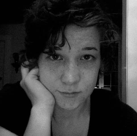 Elizabeth Tracy Photo 13