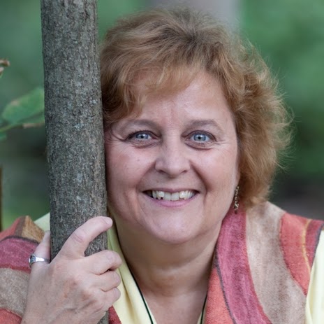 Susan Angelo Photo 28