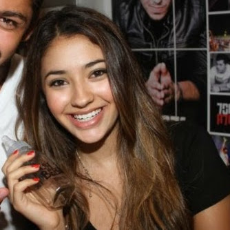 Carol Oliveira Photo 6