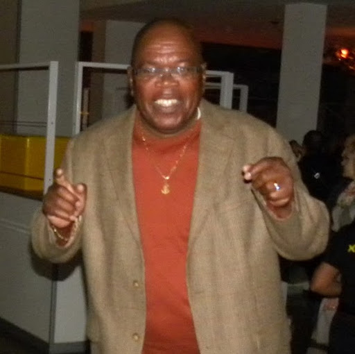 Kenneth Thompson Photo 29