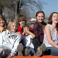 Rachel Griggs Photo 16