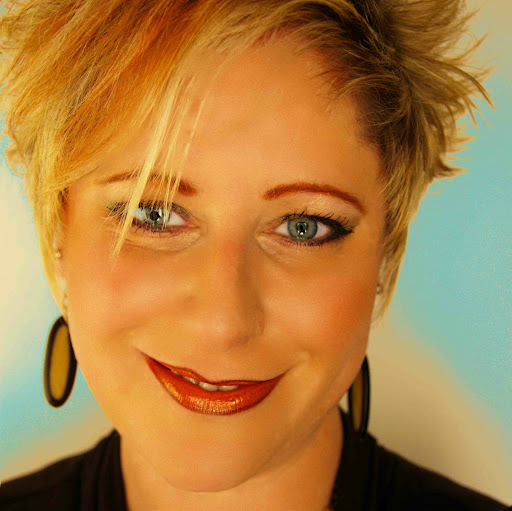 Erica Robertson Photo 13
