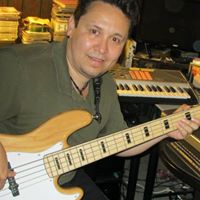 Roberto Zelaya Photo 32