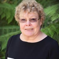 Sue Markham Photo 27