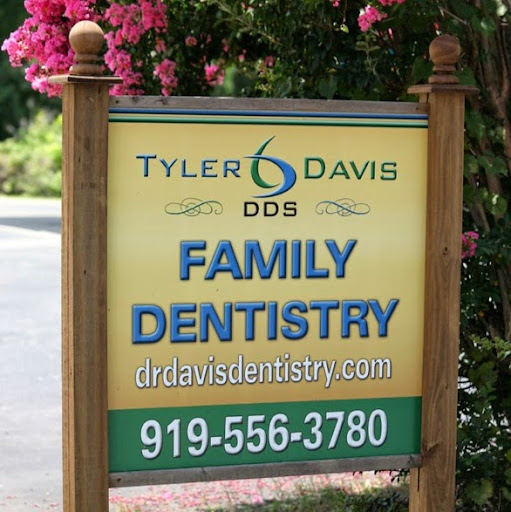 Tyler Davis Photo 34