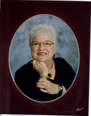 Jacqueline Schaefer Photo 14