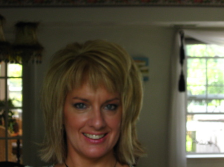 Stephanie King Photo 11