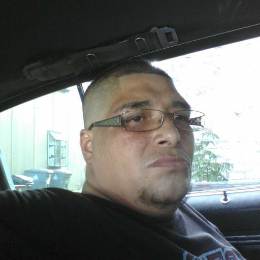 Robert Hernandez Photo 21