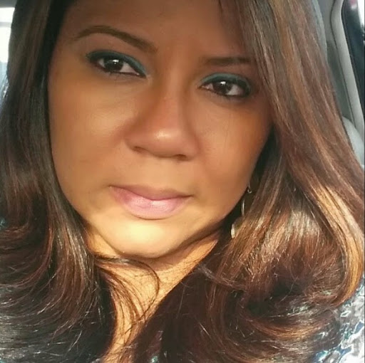 Angela Valdez Photo 22