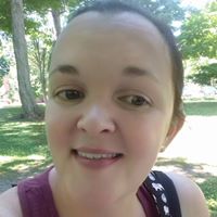 Kelly Foster Photo 17