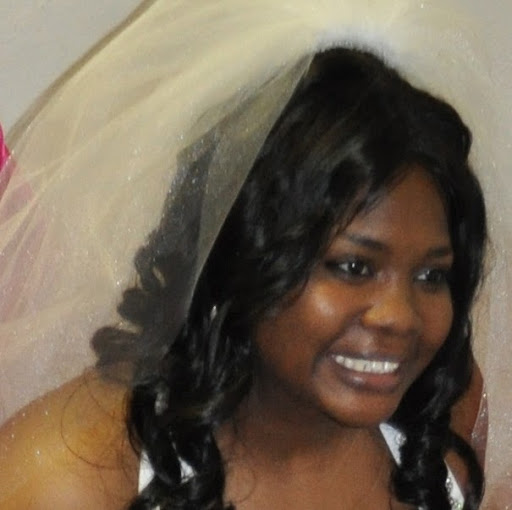 Nicole Lyons Photo 35