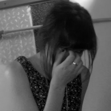 Laura Hawkins Photo 26